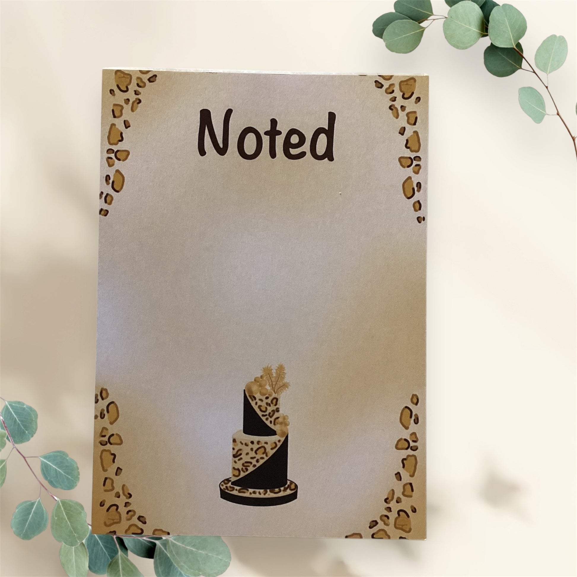 A6 Hardback Notepad - Leopard Print Cake Design - Perfect Gift for Fashion-Forward Cake Enthusiasts"