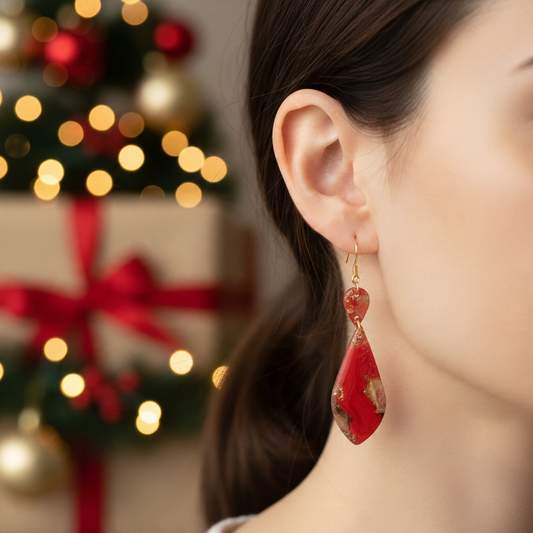 Red Marble Effect Christmas Teardrop Earrings – Hypoallergenic Gold-Plated Hooks